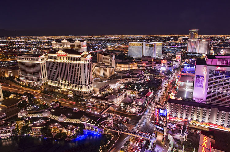 Las Vegas Strip north from Paris